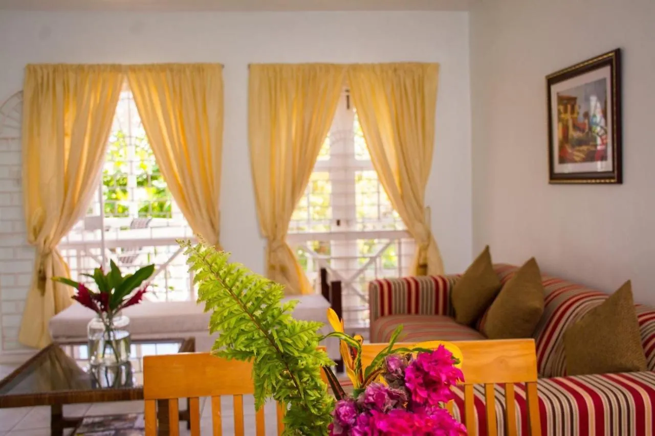 Columbus Heights Apartment Ocho Rios 0*,