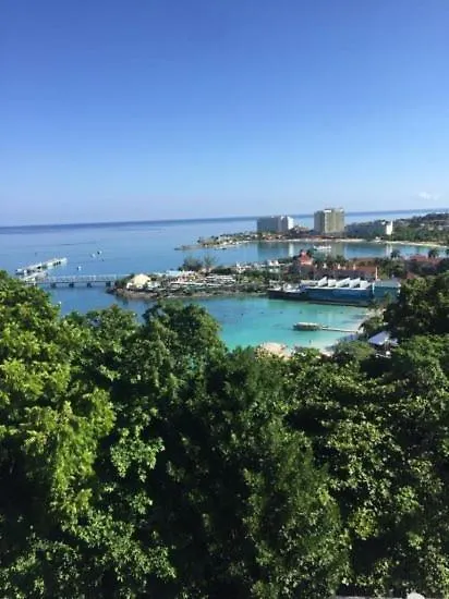 Columbus Heights Apartment Ocho Rios