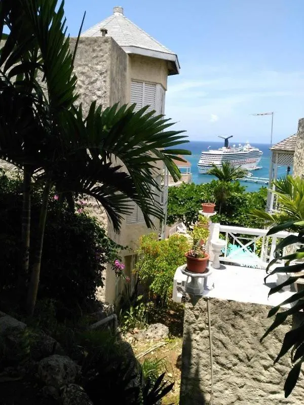 Columbus Heights Apartment Ocho Rios