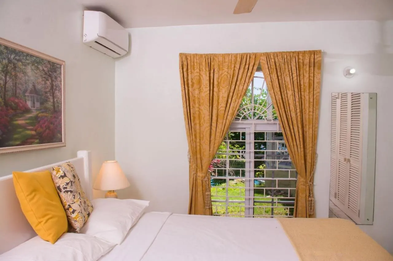 Columbus Heights Apartment Ocho Rios 0*,  Jamaica